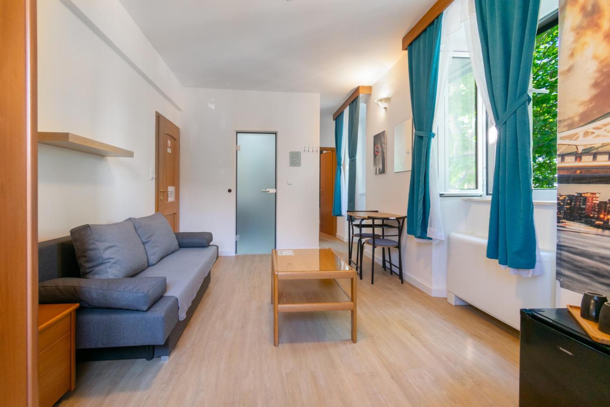 Bed & Breakfast Palac -Free Parking- Baška Voda Kültér fotó