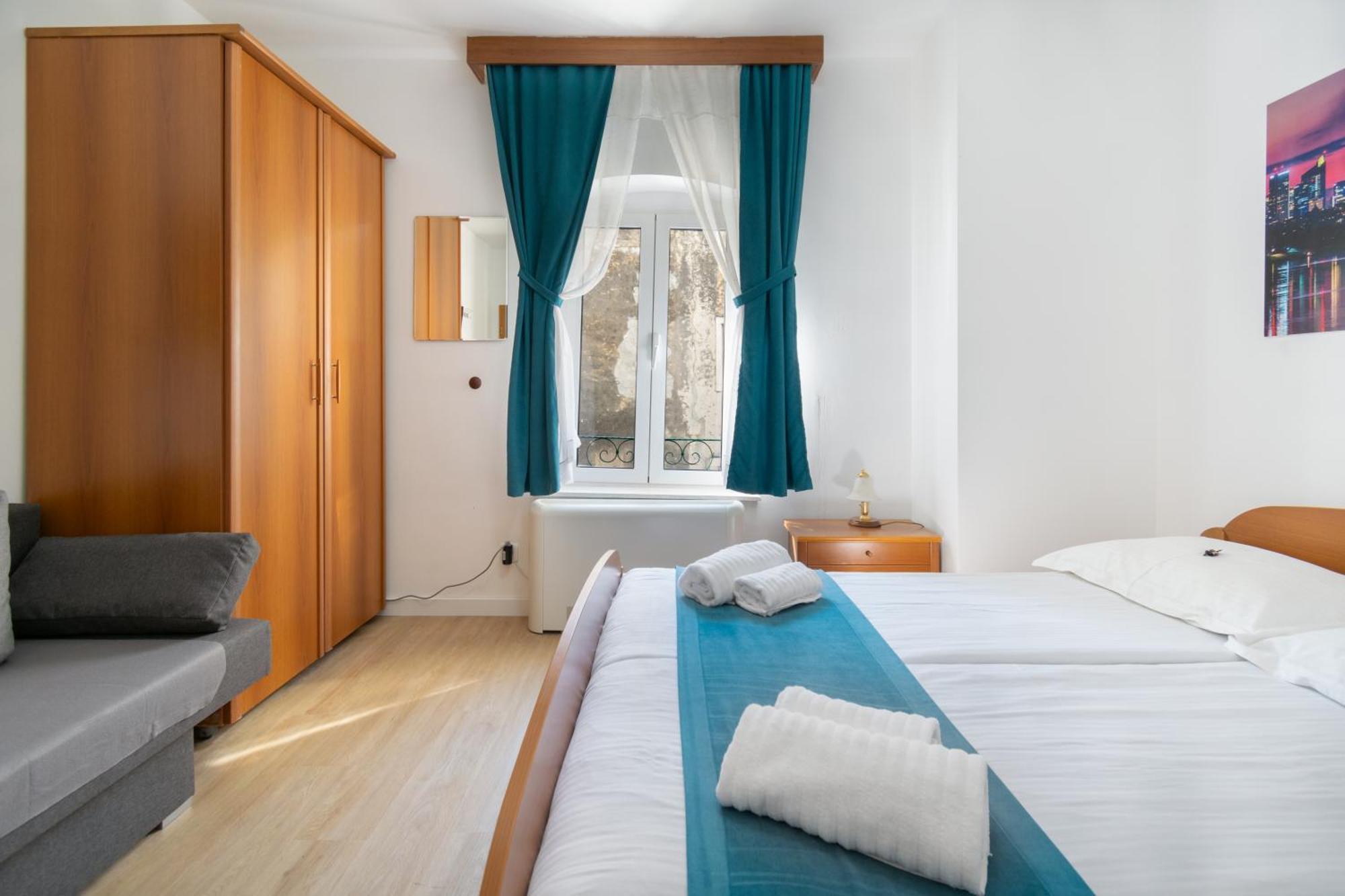 Bed & Breakfast Palac -Free Parking- Baška Voda Kültér fotó