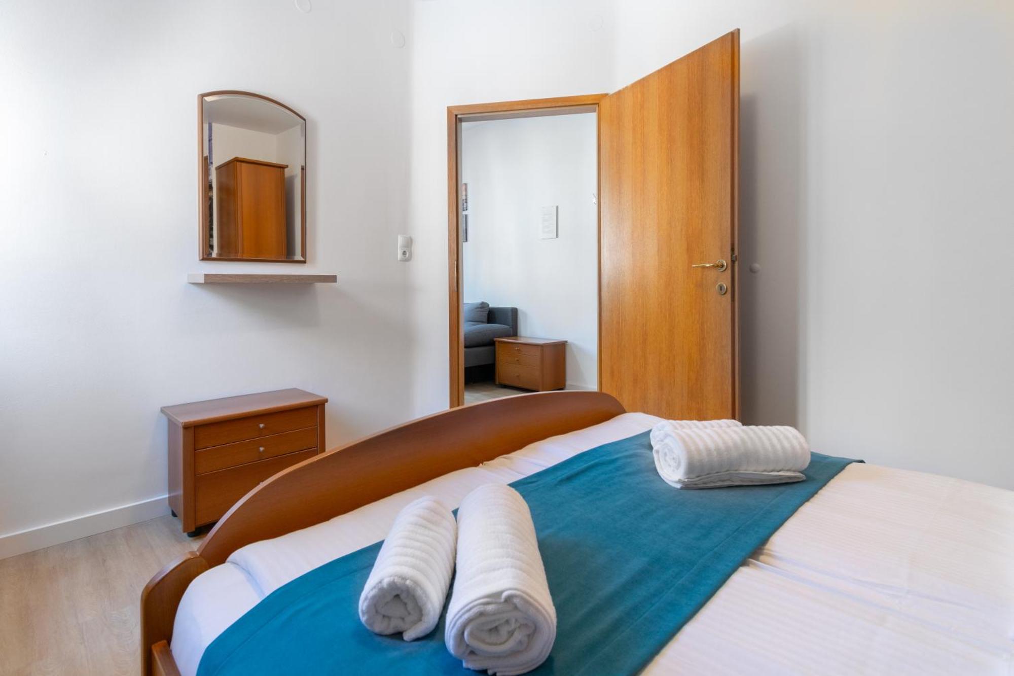 Bed & Breakfast Palac -Free Parking- Baška Voda Kültér fotó